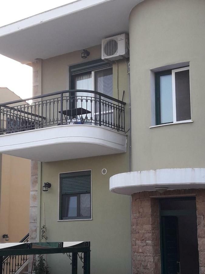 Cozy Apartment Fantastic View Неа Мудания Екстериор снимка